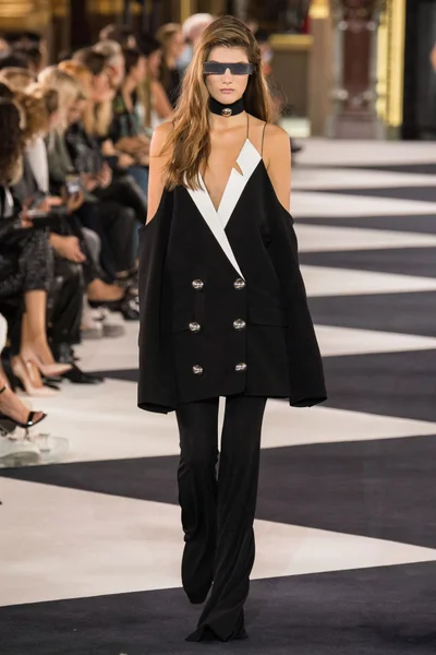 Look 97
